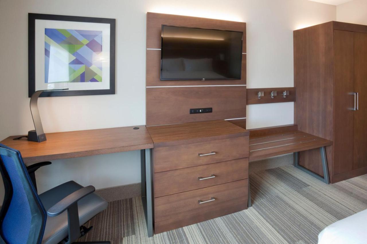 Holiday Inn Express Roseville-St. Paul By Ihg Bagian luar foto
