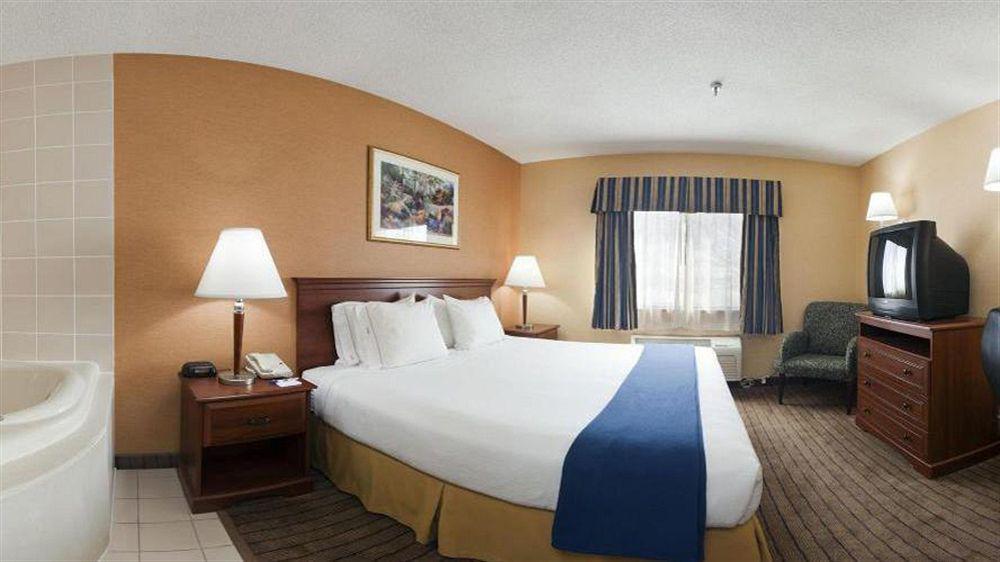 Holiday Inn Express Roseville-St. Paul By Ihg Bagian luar foto