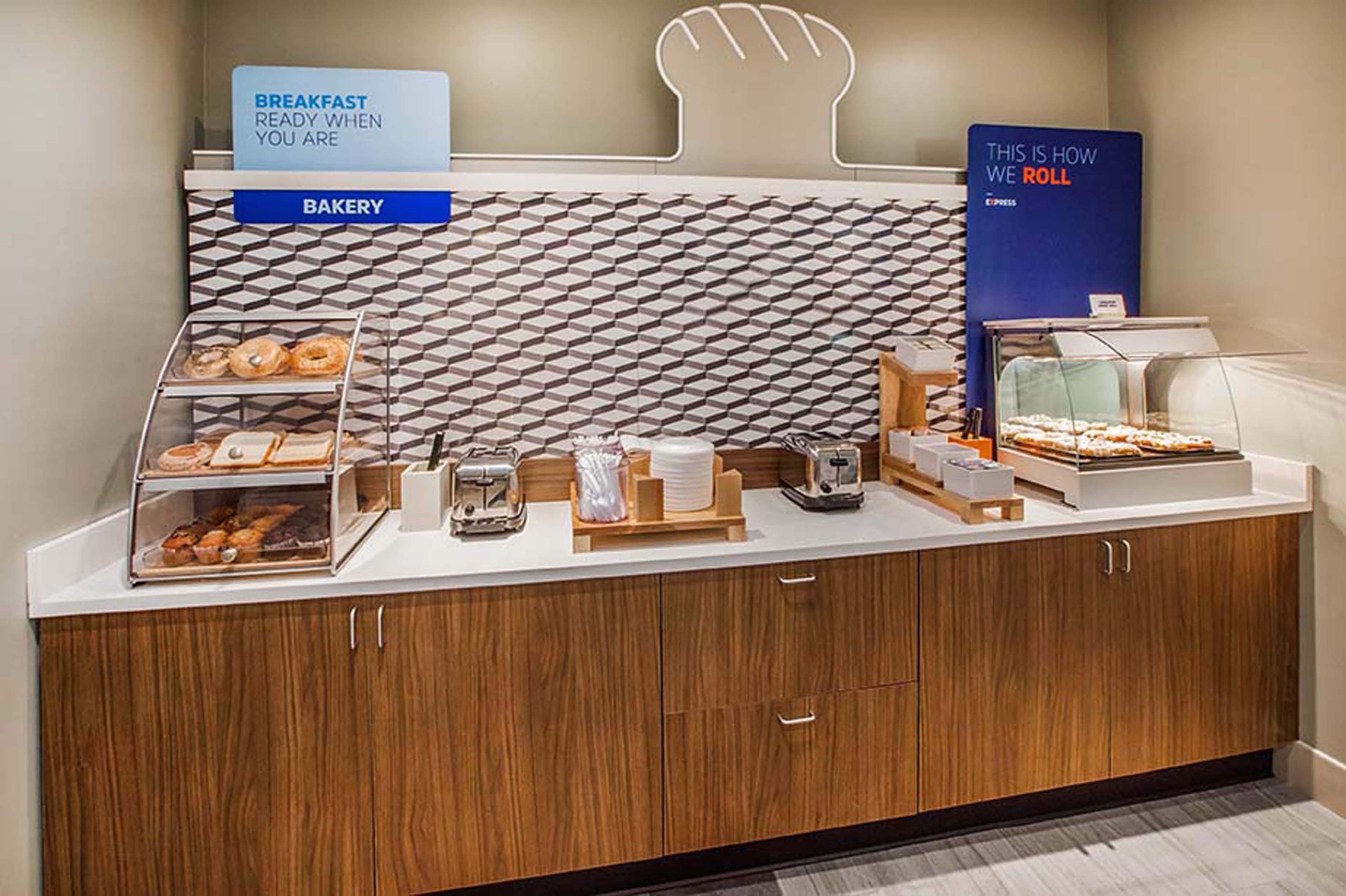 Holiday Inn Express Roseville-St. Paul By Ihg Bagian luar foto