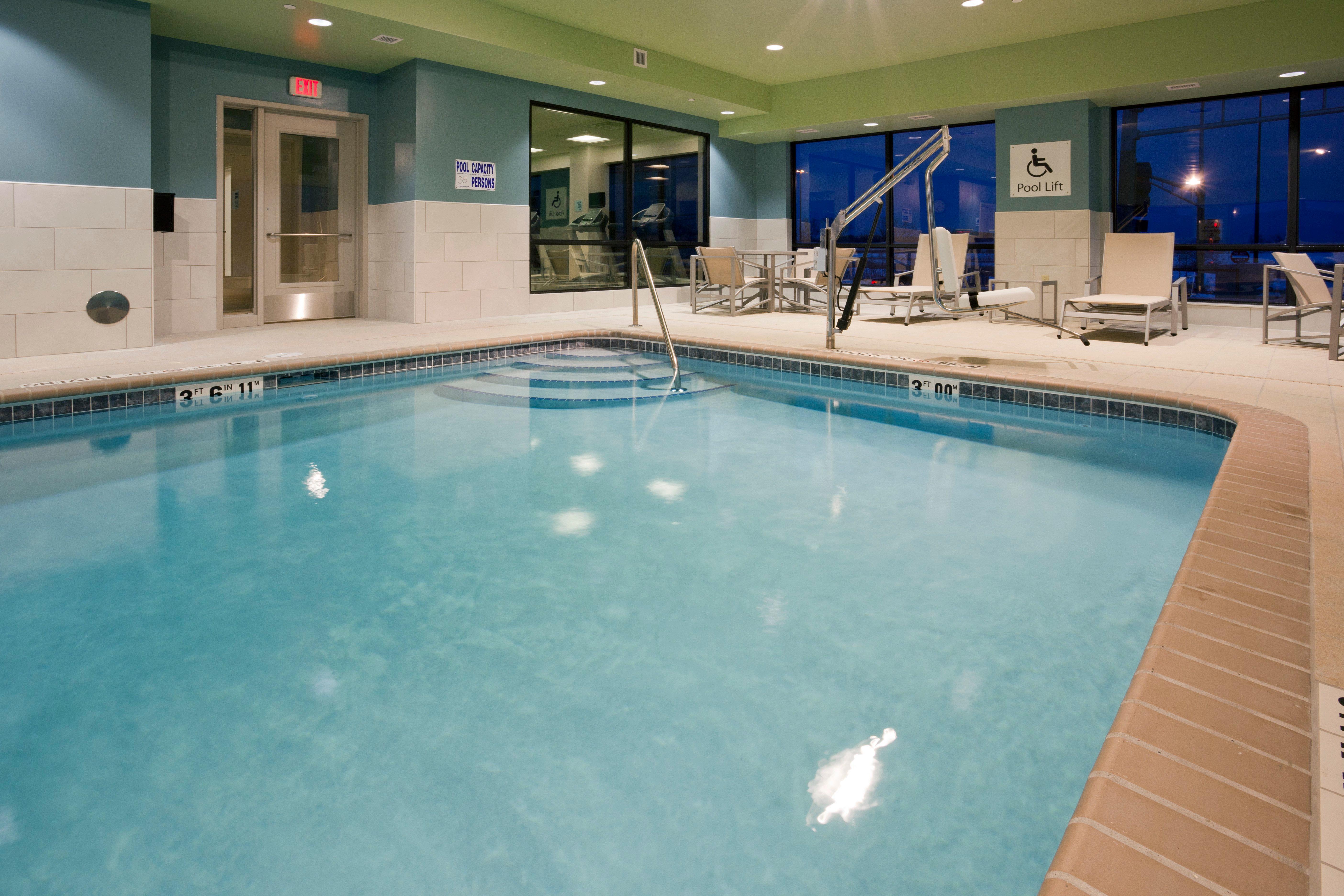 Holiday Inn Express Roseville-St. Paul By Ihg Bagian luar foto