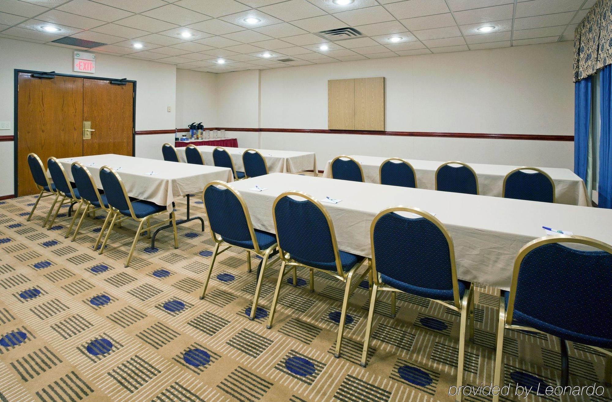 Holiday Inn Express Roseville-St. Paul By Ihg Bagian luar foto